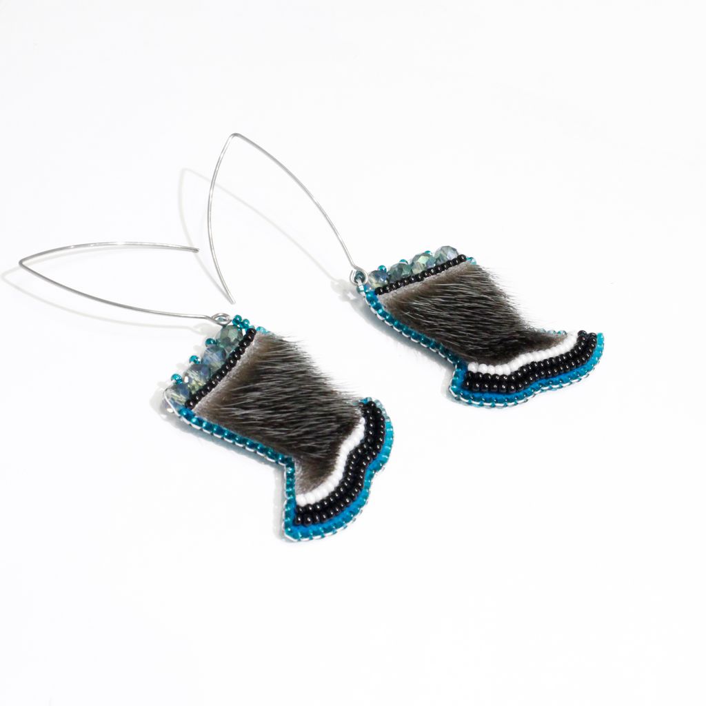 Kamiapik Earrings (Blue)