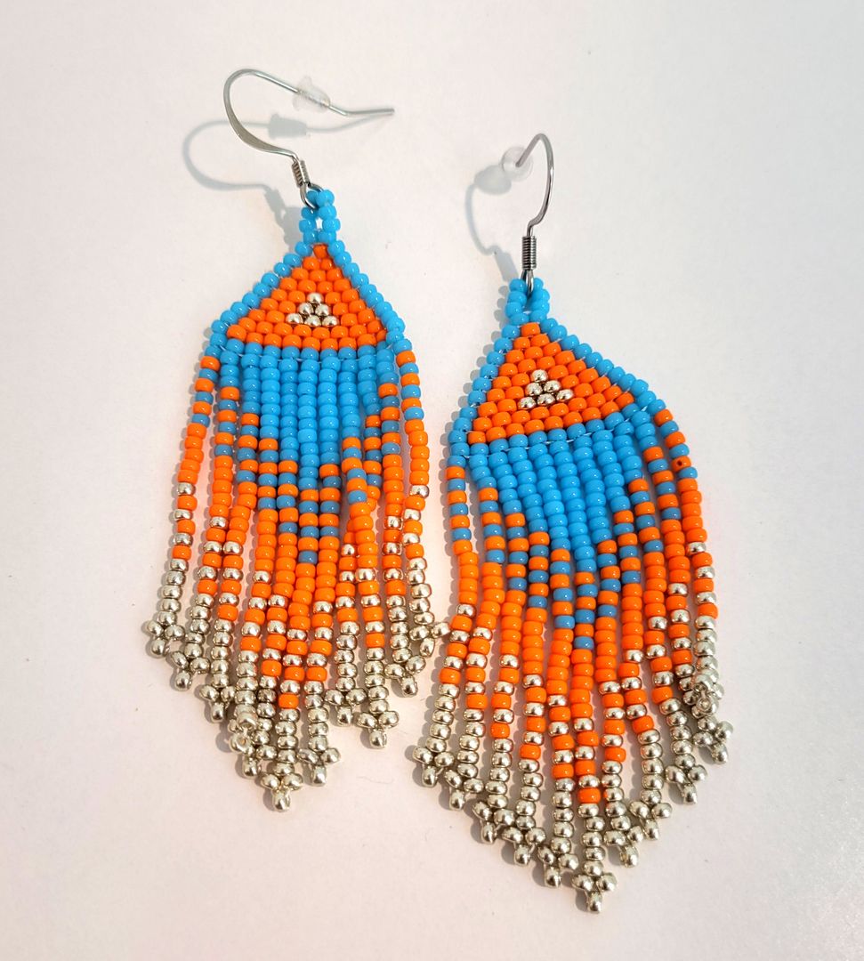 Blue, Orange and Silver Saras
