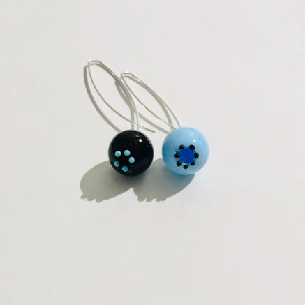 Boucles d'oreilles OUPS (bleu-noir)