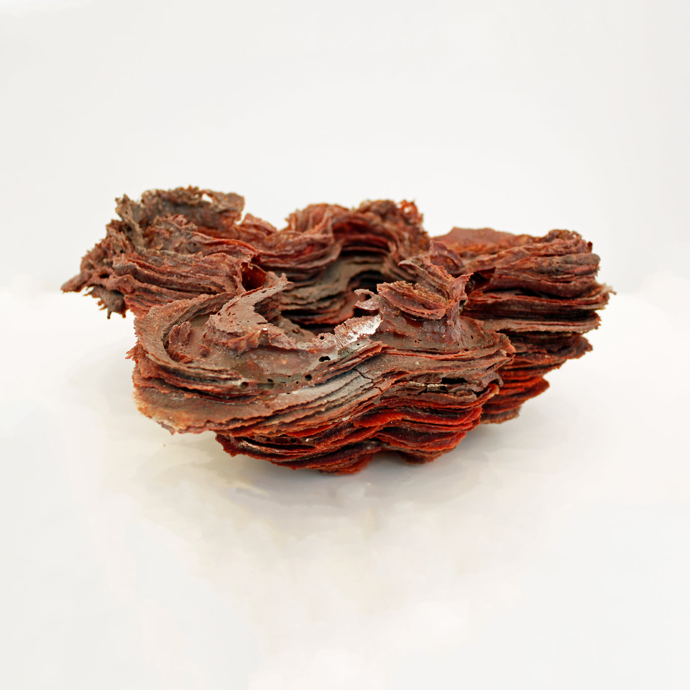 Sculpture en pâte de verre couleur grenat par l'artiste verrière Cheryl Wilson Smith