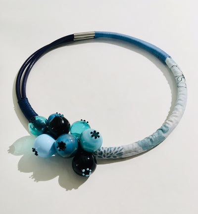 Collier MUM (bleu-noir)