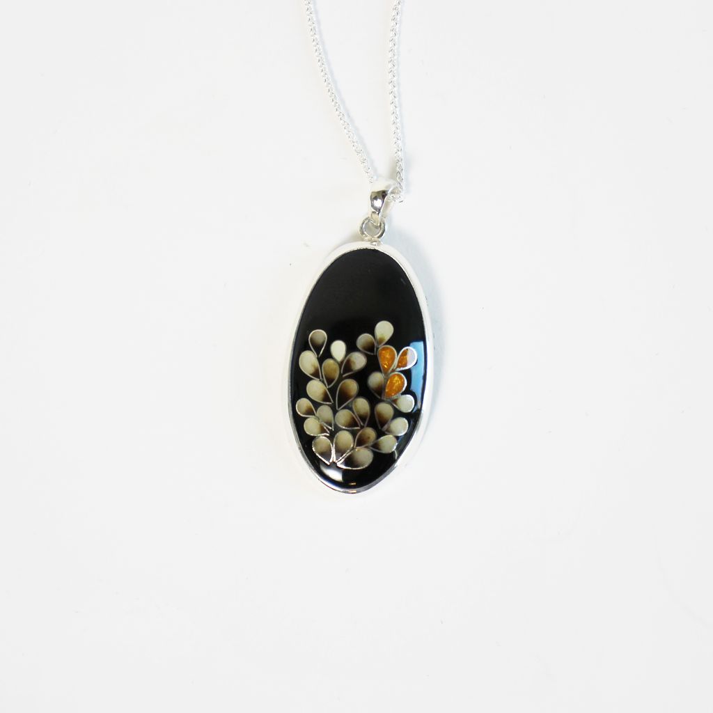 Pendentif oval branches noires