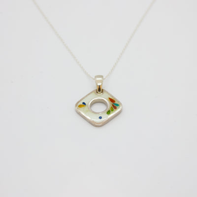 Pendentif perforé blanc, 2019 - La Guilde