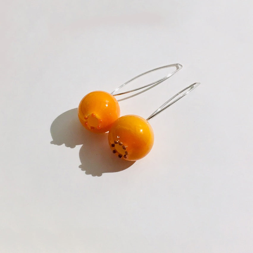 Boucles d'oreilles OUPS (taronja), 2019 - La Guilde