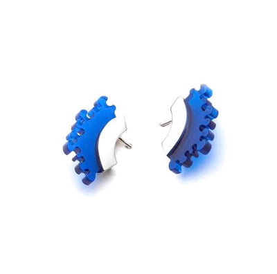 Petites boucles d'oreilles courbées bleu marin (collection Corail), 2019 - La Guilde