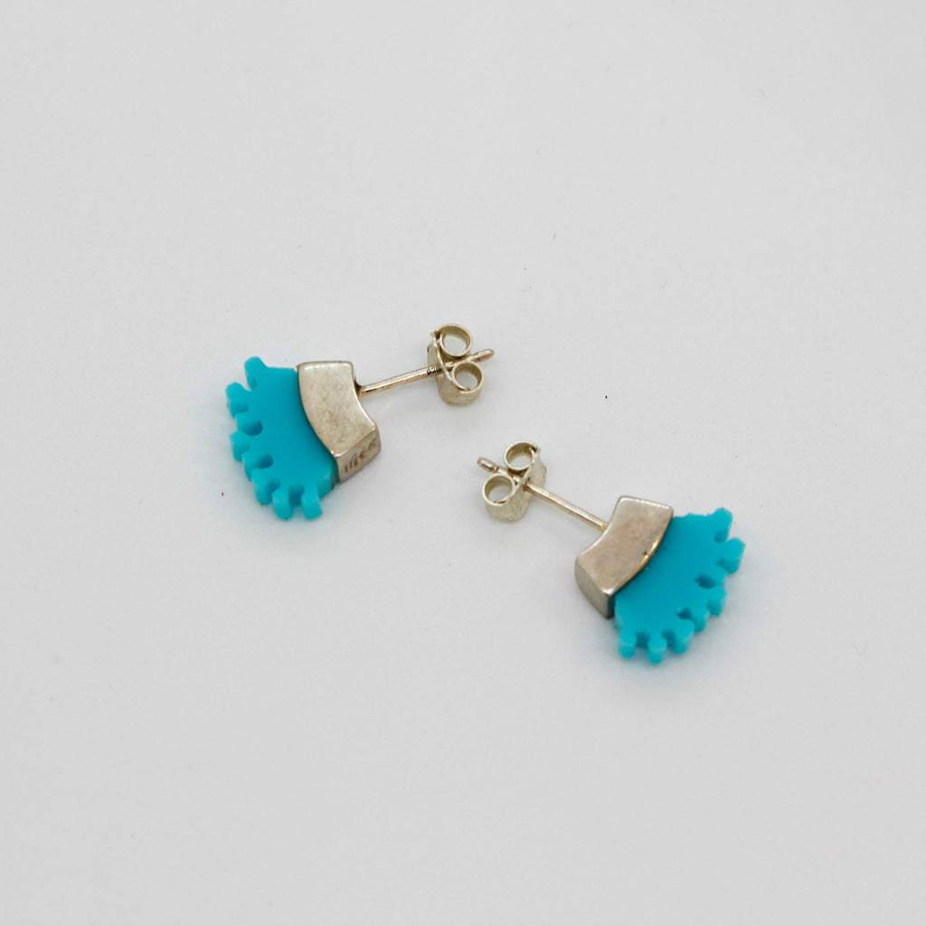 Mini boucles d'oreilles courbées bleues