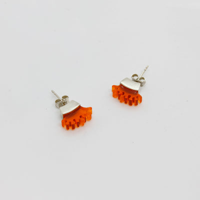 Mini boucles d'oreilles courbées oranges