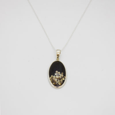 Pendentif oval noir