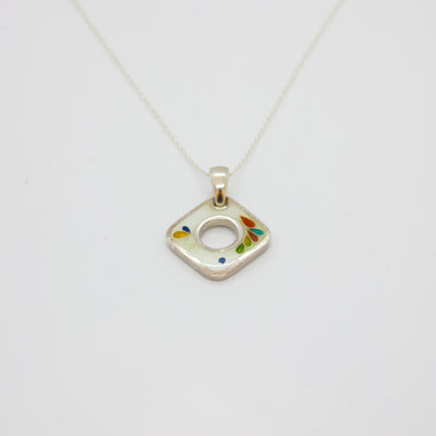 Pendentif perforé blanc