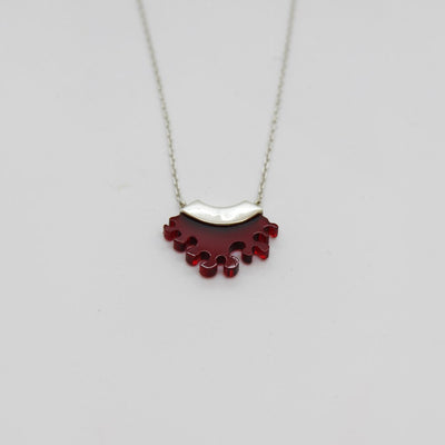 Petit pendentif courbé rouge(collection Corail)